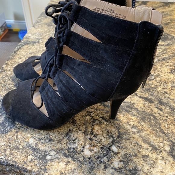 Addition Elle 8 wide Gladiator Booties - Picture 3 of 5